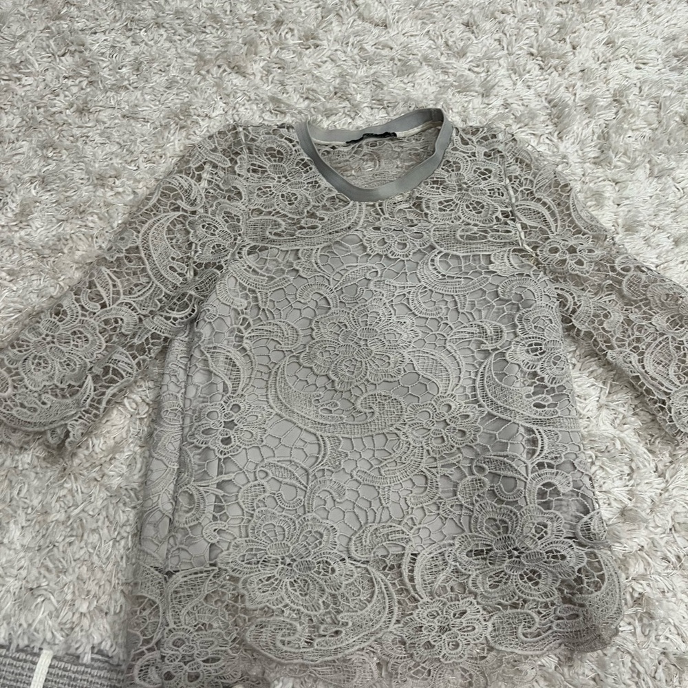 Zara Gray Lace Blouse with 3/4 Sleeves and Fitted Style